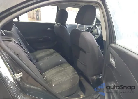 2015 Chevrolet Sonic Lt Auto z USA, uszkodzony, nr VIN 1G1JC5SH1F4130004